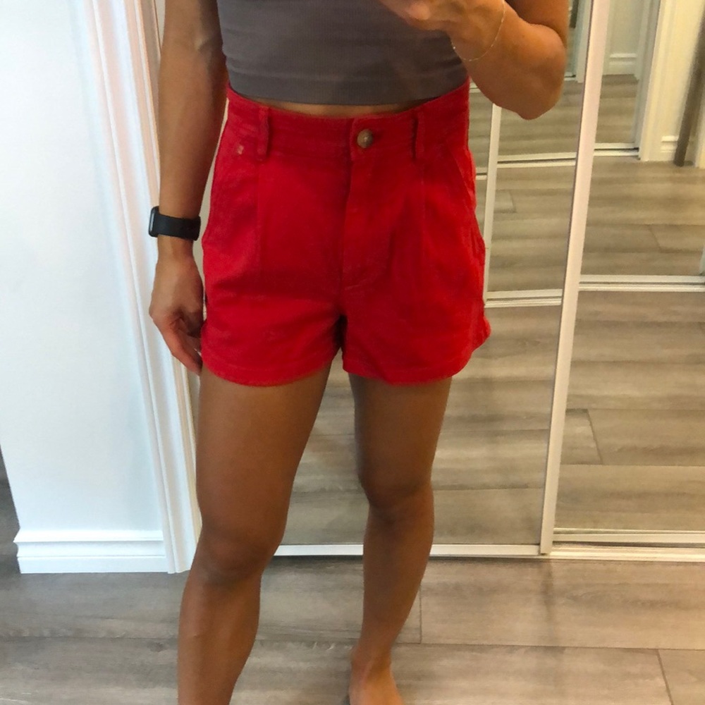 Wilfred free red Kelly shorts